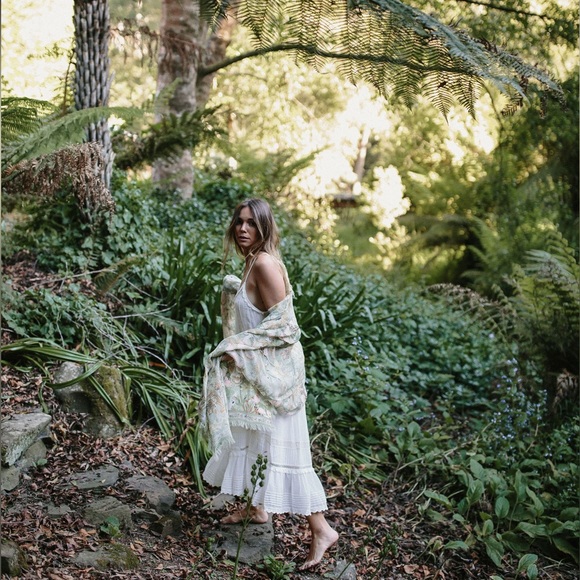 Spell & The Gypsy Collective Hanging Rock Lace Midi Dress Size XS NWT White - Picture 13 of 17